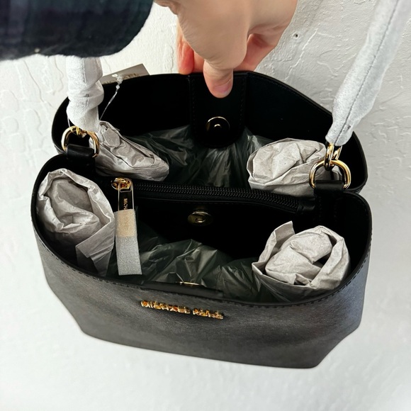 Michael Kors Black Medium Pratt Bucket Bag New with Tags Gold Double Pocket - Picture 10 of 12